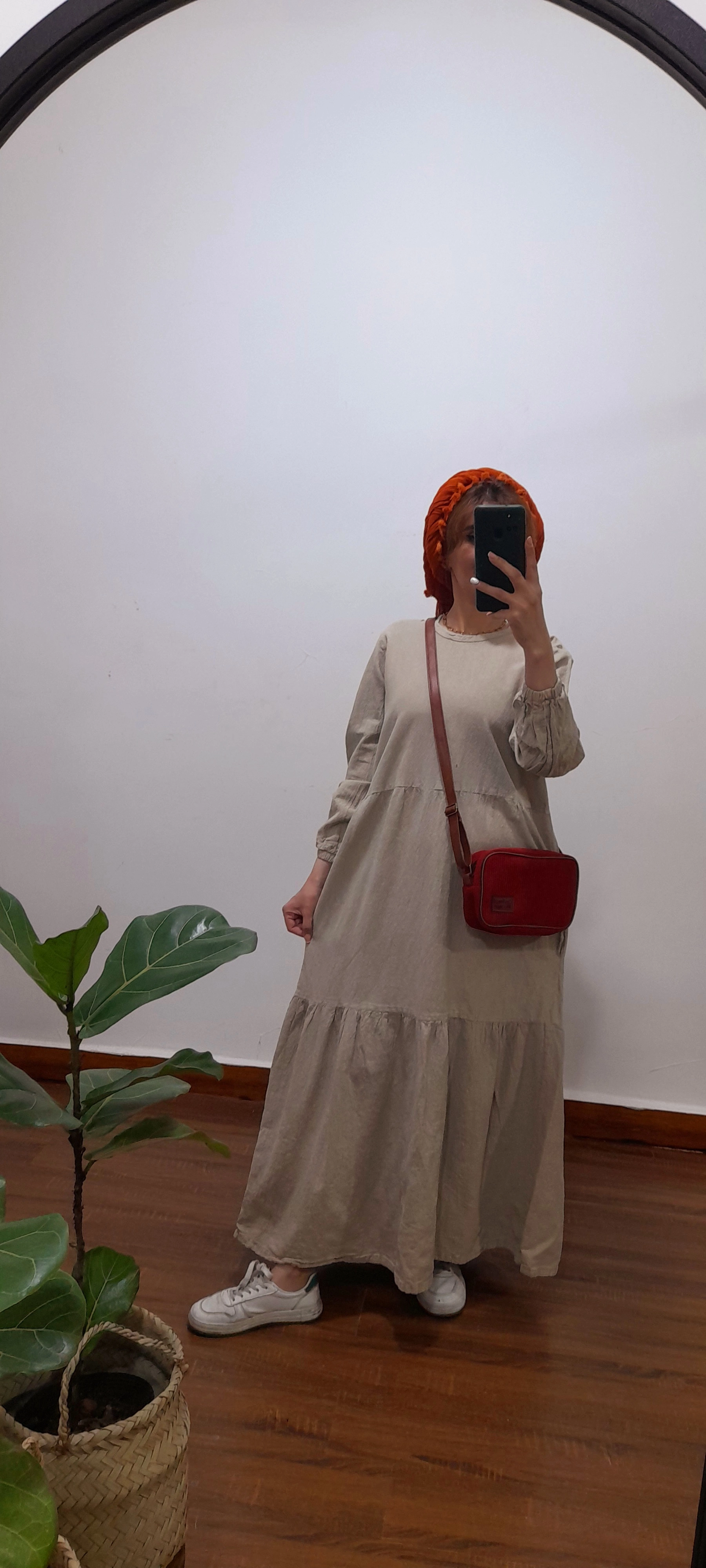 پیراهن چین دار دریا رنگ کرم)
