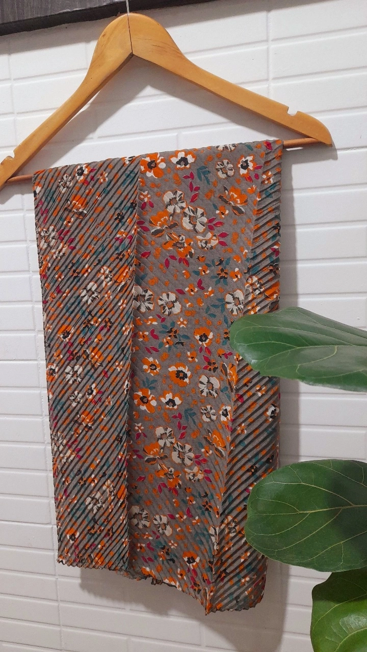 شال گل گلی بهار( قهوه‌ای)
